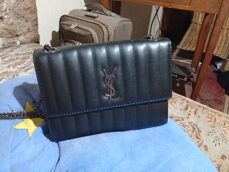 Vand geanta ysl